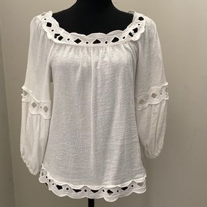Max Studio Longer Sleeve top/blouse. Size Medium.